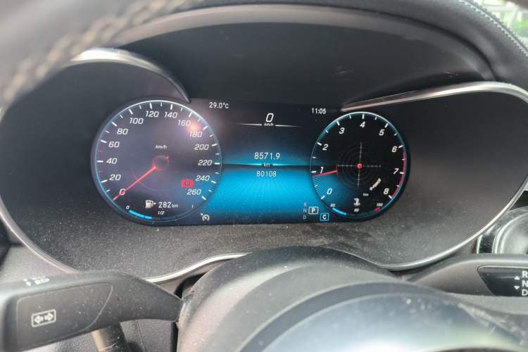 Used Mercedes-Benz C-Class 2020 C 200 L Fashion Edition Sport Version Odometer Close Up