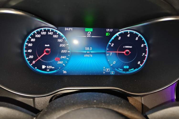 Used Mercedes-Benz C-Class 2020 Restyled C 260 L Sport Edition Odometer Close Up