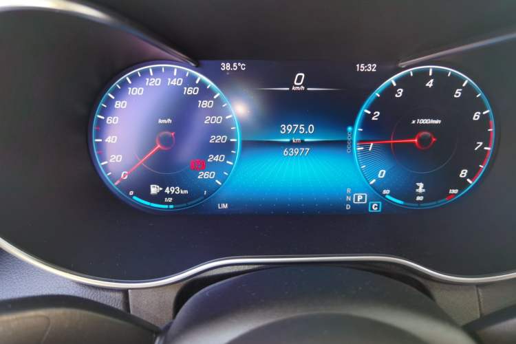 Used Mercedes-Benz C-Class 2020 Restyled C 200 L Fashion Edition Sport Version Odometer Close Up