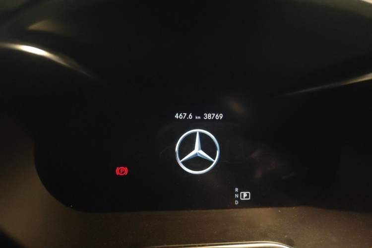 Used Mercedes-Benz C-Class 2020 Restyled C 260 L Sport Edition Odometer Close Up