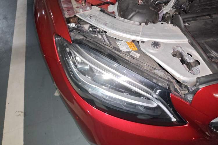 Used Mercedes-Benz C-Class 2020 Restyled C 200 L Fashion Edition Sport Version Right Front Headlight