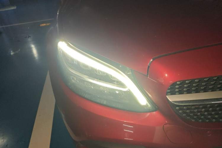 Used Mercedes-Benz C-Class 2020 Restyled C 200 L Fashion Edition Sport Version Right Front Headlight