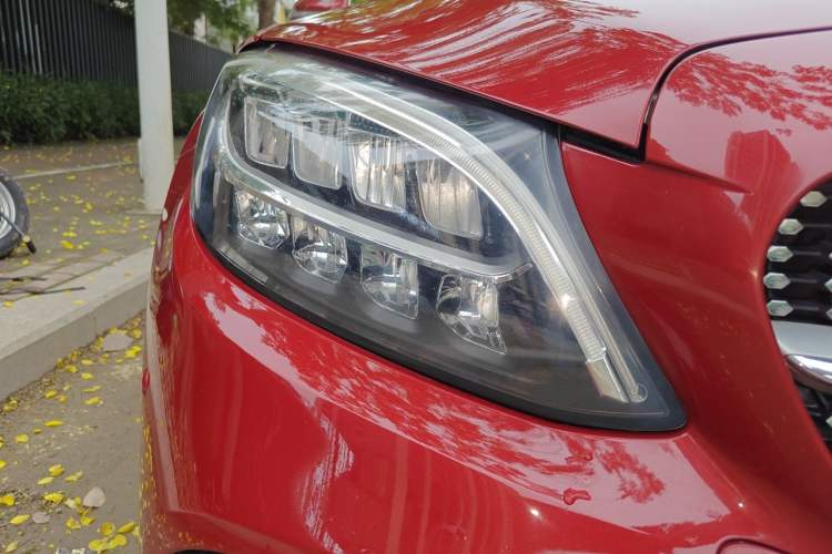 Used Mercedes-Benz C-Class 2020 Restyled C 260 L Sport Edition Right Front Headlight