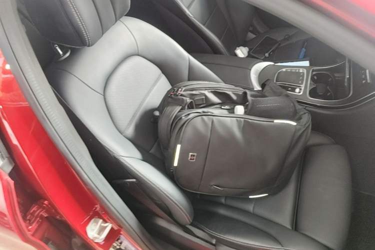 Used Mercedes-Benz C-Class 2020 Restyled C 200 L Fashion Edition Sport Version Right Front Seat