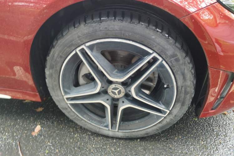 Used Mercedes-Benz C-Class 2020 Restyled C 260 Sport Edition Right Front Wheel Hub