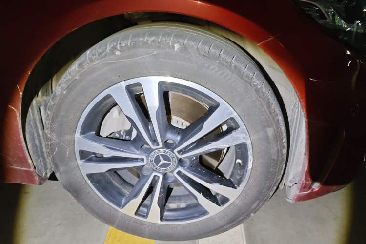 Used Mercedes-Benz C-Class 2020 C 260 Sport Edition Right Front Wheel Hub