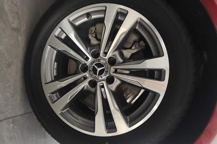 Used Mercedes-Benz C-Class 2020 Updated C 200 L Fashion Edition Right Front Wheel Hub