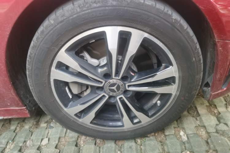 Used Mercedes-Benz C-Class 2020 C 260 Sport Edition Right Front Wheel Hub