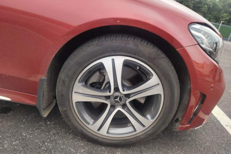 Used Mercedes-Benz C-Class 2020 Restyled C 260 L Sport Edition Right Front Wheel Hub