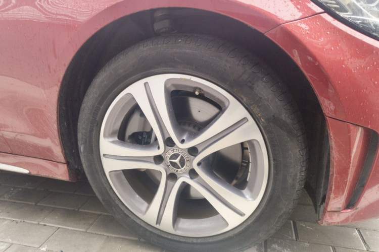 Used Mercedes-Benz C-Class 2020 Restyled C 260 L Sport Edition Right Front Wheel Hub