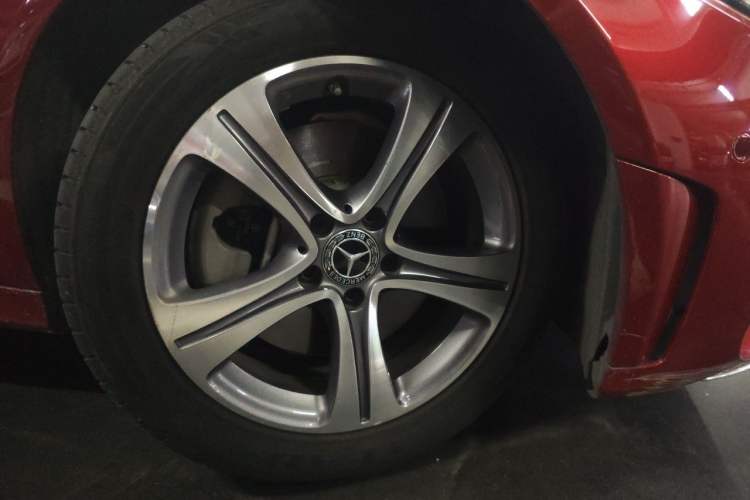 Used Mercedes-Benz C-Class 2020 Restyled C 260 L Sport Edition Right Front Wheel Hub