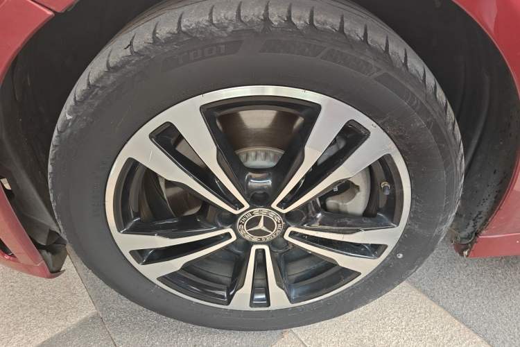 Used Mercedes-Benz C-Class 2020 C 260 Sport Edition Right Front Wheel Hub