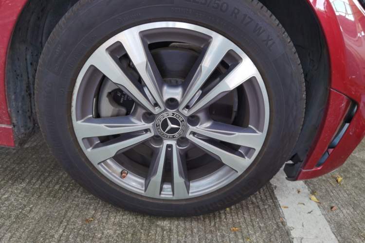 Used Mercedes-Benz C-Class 2020 Restyled C 200 L Fashion Edition Sport Version Right Front Wheel Hub