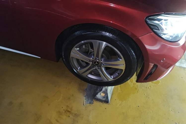 Used Mercedes-Benz C-Class 2020 C 260 L Sport Edition Right Front Wheel Hub