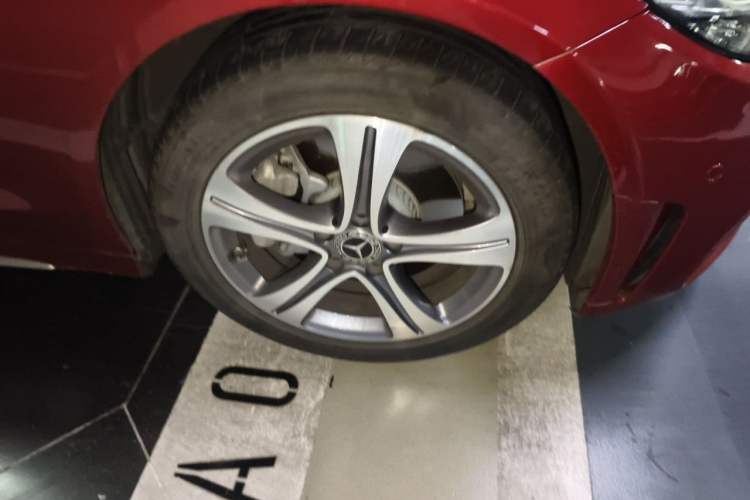 Used Mercedes-Benz C-Class 2020 C 260 L Sport Edition Right Front Wheel Hub