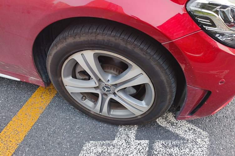 Used Mercedes-Benz C-Class 2020 C 260 L Sport Edition Right Front Wheel Hub