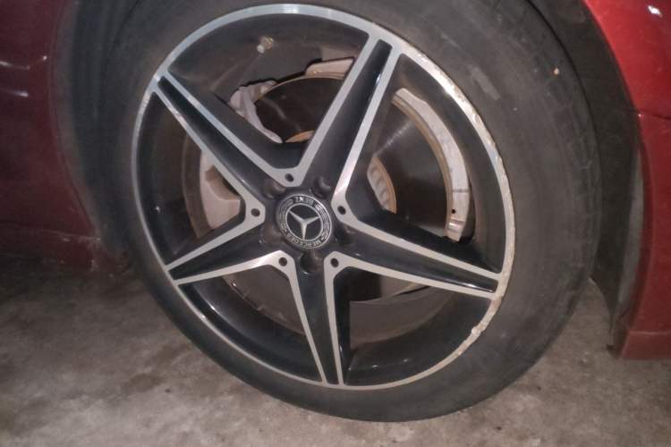 Used Mercedes-Benz C-Class 2020 Restyled C 260 Sport Edition Right Front Wheel Hub