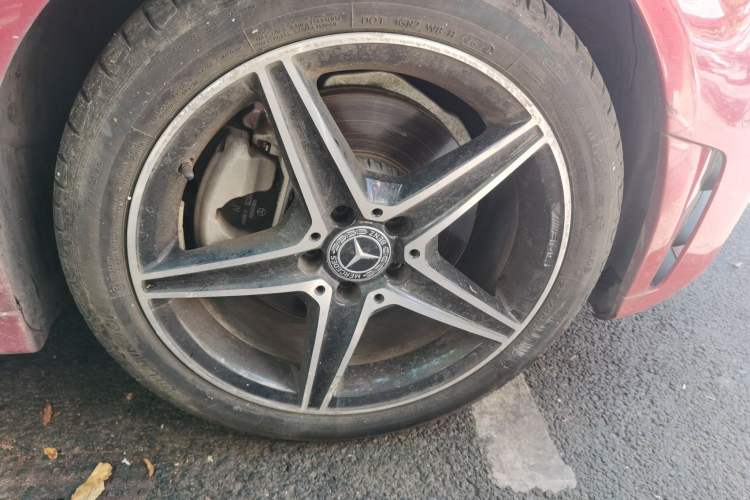 Used Mercedes-Benz C-Class 2020 Restyled C 260 Sport Edition Right Front Wheel Hub