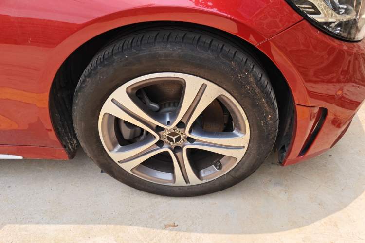 Used Mercedes-Benz C-Class 2020 Restyled C 260 L Sport Edition Right Front Wheel Hub