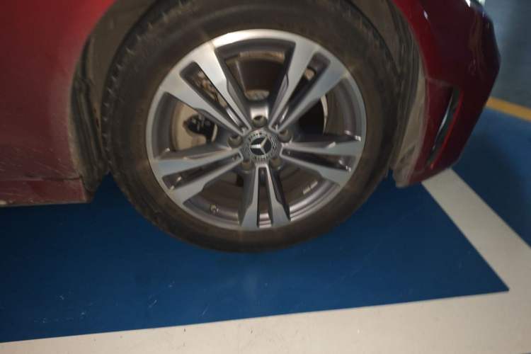 Used Mercedes-Benz C-Class 2020 Restyled C 200 L Fashion Edition Sport Version Right Front Wheel Hub