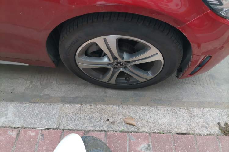 Used Mercedes-Benz C-Class 2020 Restyled C 260 L Sport Edition Right Front Wheel Hub