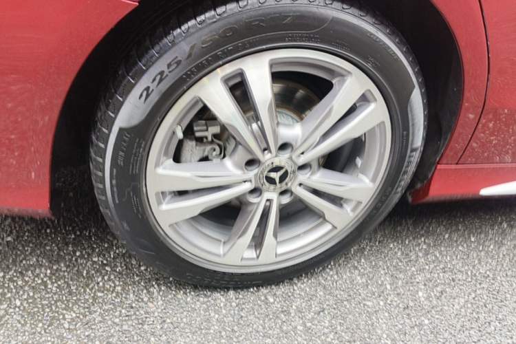 Used Mercedes-Benz C-Class 2020 C 200 L Fashion Edition Sport Version Right Rear Wheel Hub