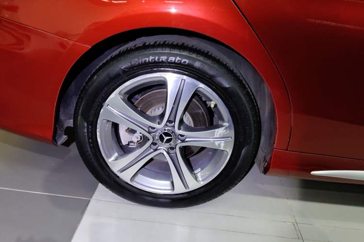 Used Mercedes-Benz C-Class 2020 Restyled C 260 L Sport Edition Right Rear Wheel Hub