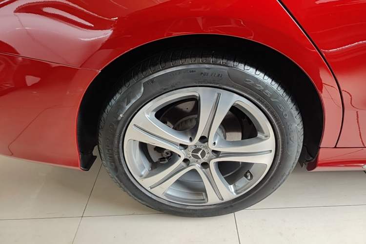 Used Mercedes-Benz C-Class 2020 C 260 L Sport Edition Right Rear Wheel Hub