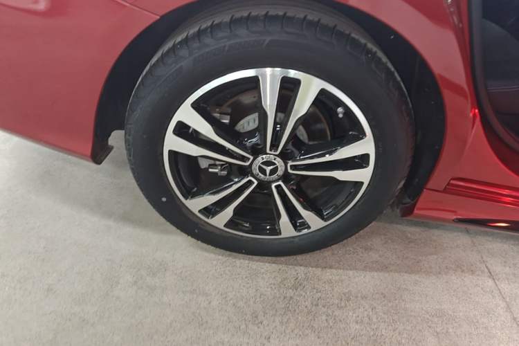 Used Mercedes-Benz C-Class 2020 C 260 Sport Edition Right Rear Wheel Hub