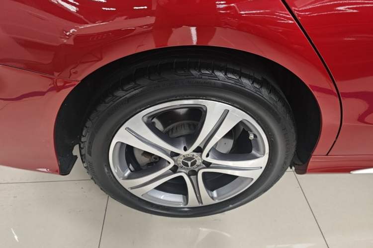 Used Mercedes-Benz C-Class 2020 Restyled C 260 L Sport Edition Right Rear Wheel Hub