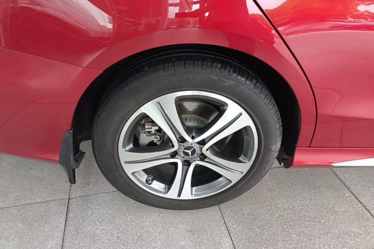 Used Mercedes-Benz C-Class 2020 Restyled C 260 L Sport Edition Right Rear Wheel Hub