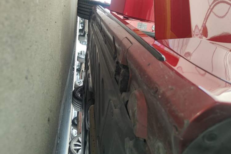 Used Mercedes-Benz C-Class 2020 Restyled C 260 Sport Edition Right Side Sill