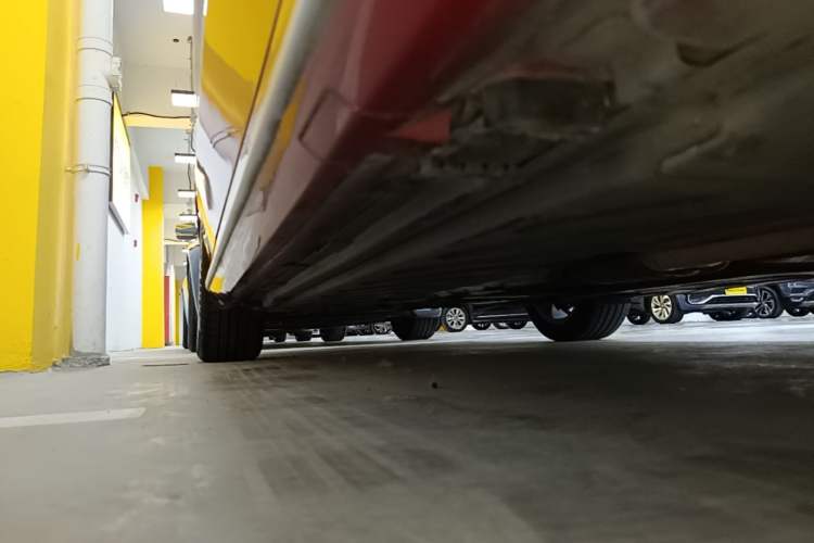 Used Mercedes-Benz C-Class 2020 C 260 L Sport Edition Right Side Sill
