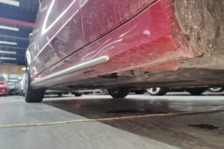 Used Mercedes-Benz C-Class 2020 C 200 L Fashion Edition Sport Version Right Side Sill