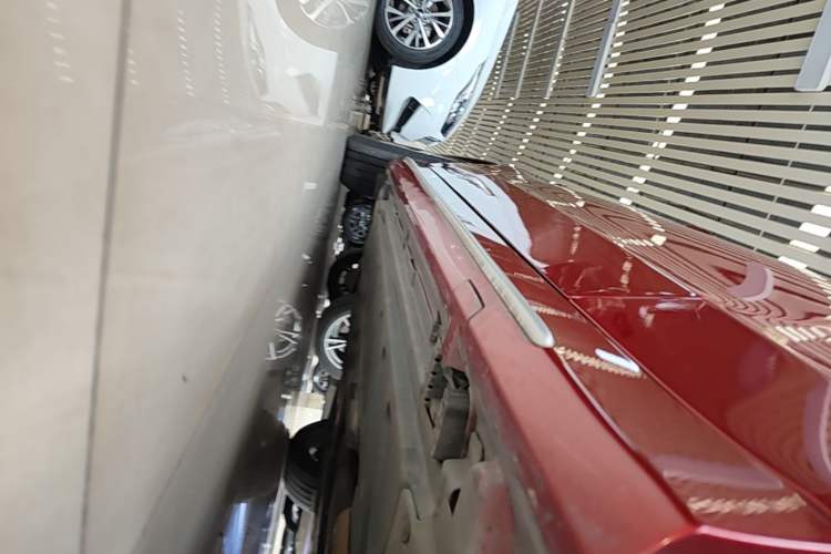 Used Mercedes-Benz C-Class 2020 C 260 L Sport Edition Right Side Sill