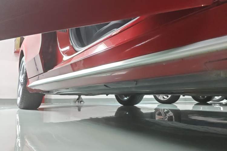 Used Mercedes-Benz C-Class 2020 C 260 L Sport Edition Right Side Sill