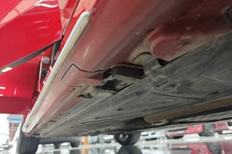 Used Mercedes-Benz C-Class 2020 Restyled C 260 L Sport Edition Right Side Sill