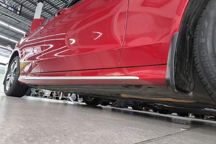 Used Mercedes-Benz C-Class 2020 Restyled C 260 L Sport Edition Right Side Sill