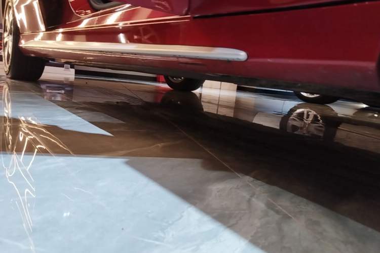 Used Mercedes-Benz C-Class 2020 Restyled C 260 L Sport Edition Right Side Sill