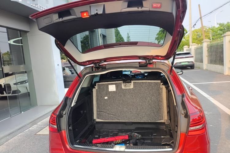Used Mercedes-Benz C-Class 2020 C 260 Estate Trunk