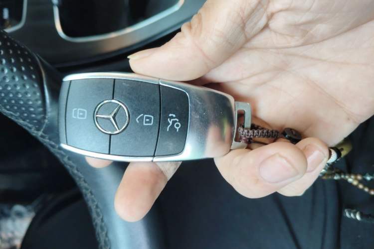 Used Mercedes-Benz C-Class 2020 Restyled C 260 Sport Edition Vehicle Key