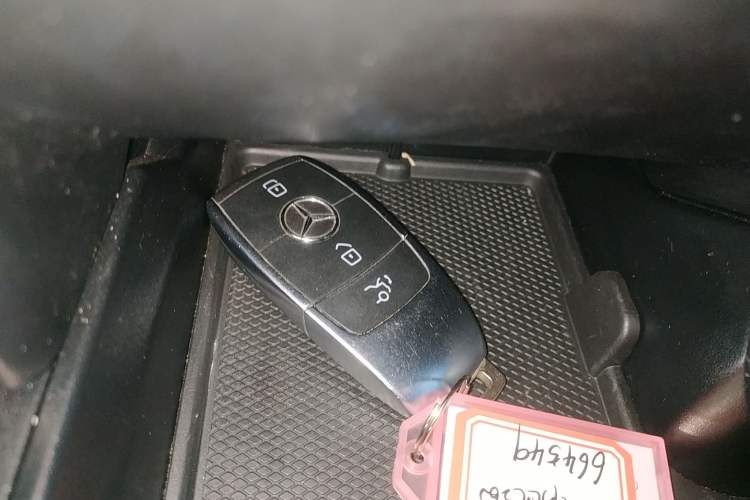 Used Mercedes-Benz C-Class 2020 C 260 Sport Edition Vehicle Key