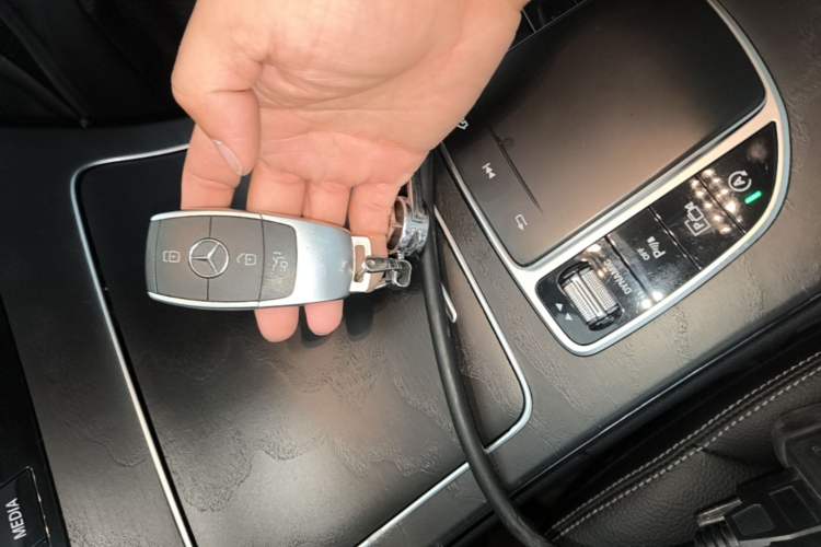 Used Mercedes-Benz C-Class 2020 C 260 L Sport Edition Vehicle Key