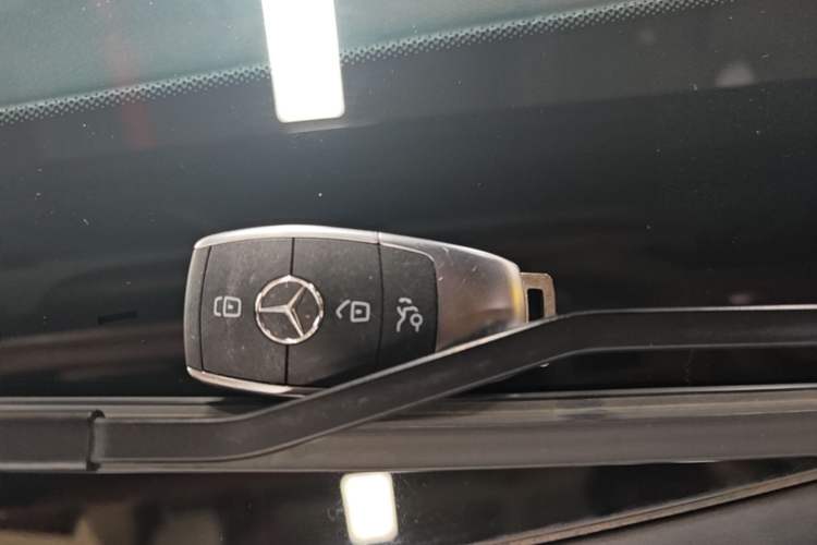Used Mercedes-Benz C-Class 2020 Restyled C 260 L Sport Edition Vehicle Key