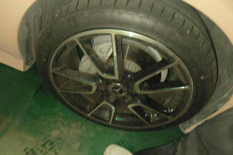 Used Mercedes-Benz C-Class 2020 C 260 4MATIC Coupe Right Front Wheel Hub