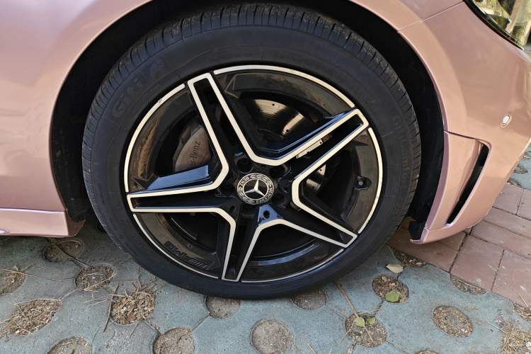 Used Mercedes-Benz C-Class 2020 C 260 Coupe Right Front Wheel Hub