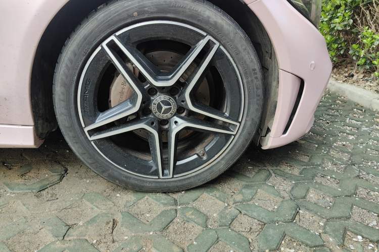 Used Mercedes-Benz C-Class 2020 C 260 Coupe Right Front Wheel Hub