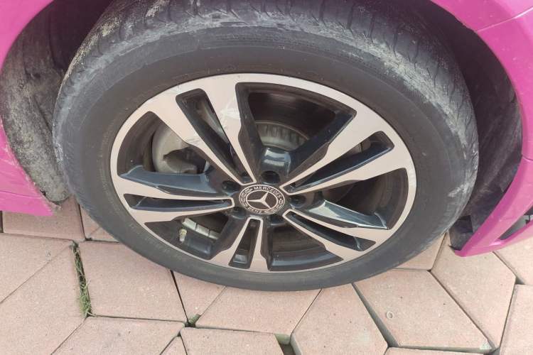 Used Mercedes-Benz C-Class 2020 C 260 Sport Edition Right Front Wheel Hub