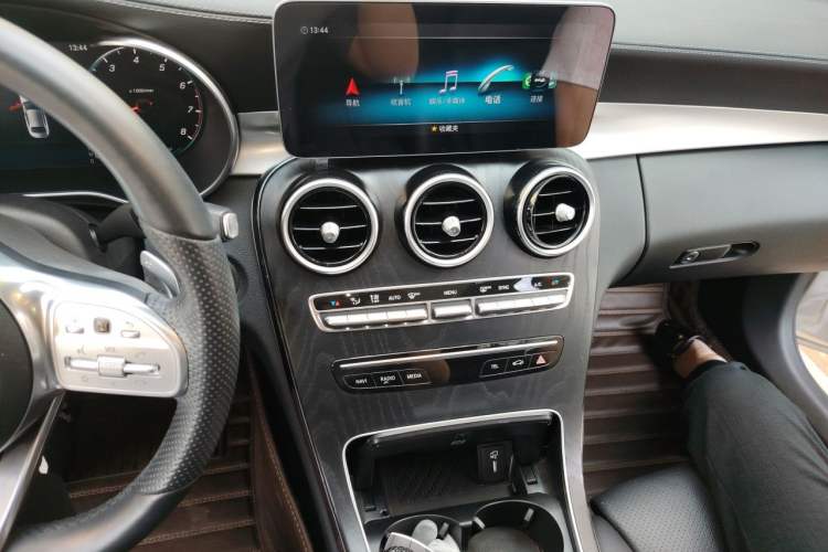 Used Mercedes-Benz C-Class 2020 Restyled C 260 L Sport Edition Audio And AC Panel