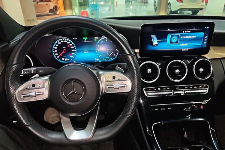 Used Mercedes-Benz C-Class 2020 C 260 Sport Edition Center Console